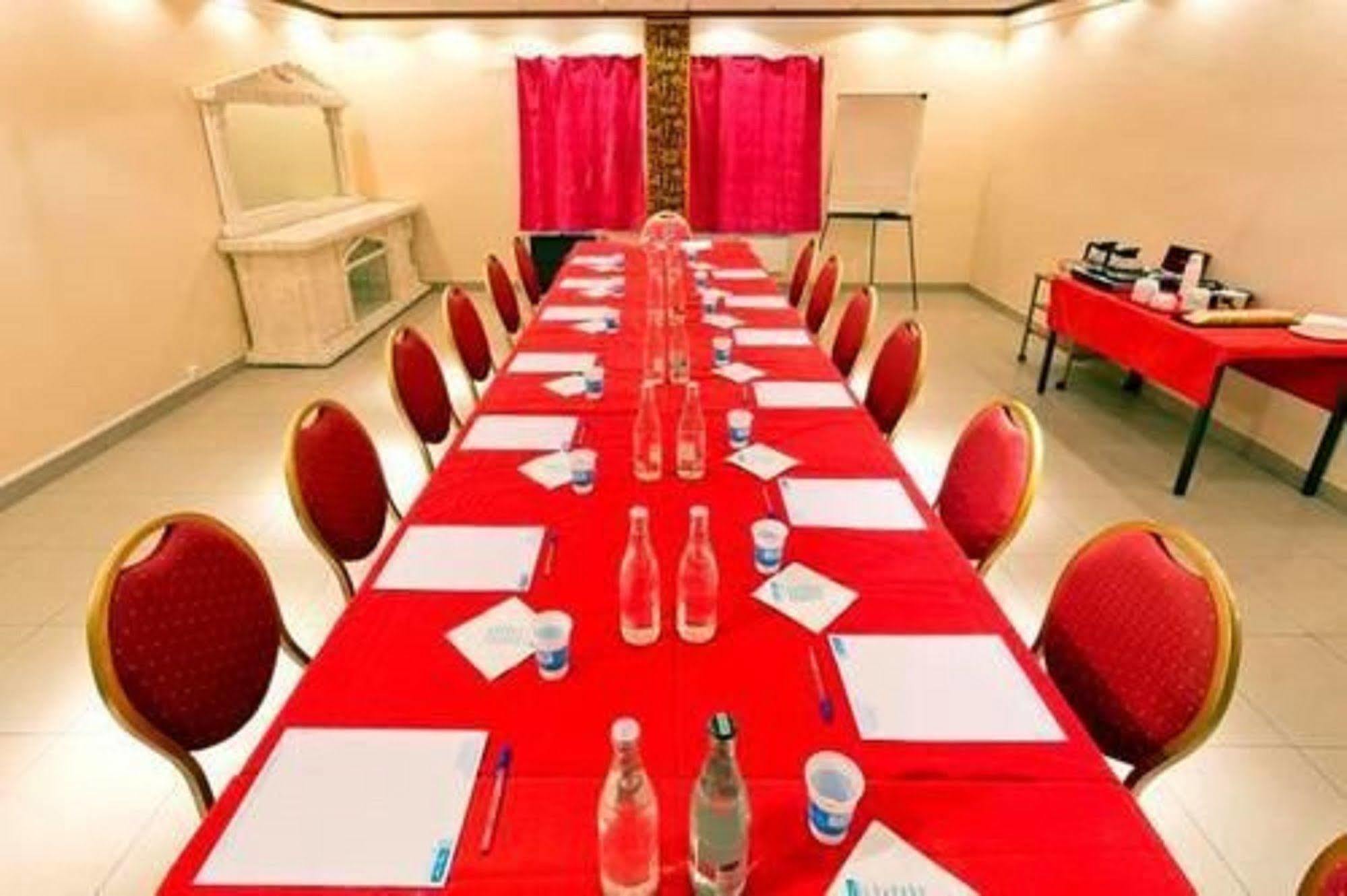 Ibis Styles Paris Hippodrome De Vincennes Hotell Joinville-le-Pont Eksteriør bilde